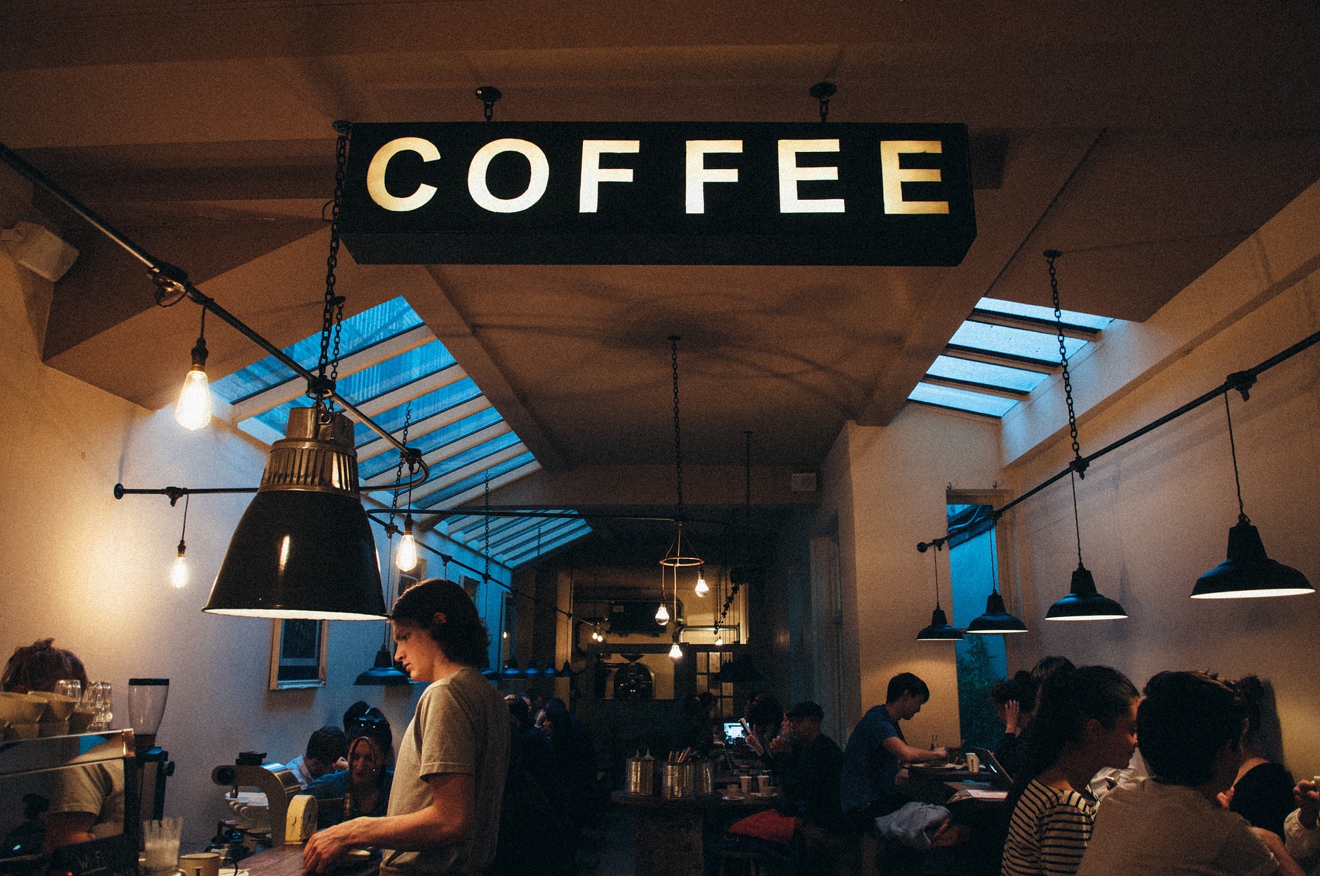 コーヒーショップでチップは払うべき？